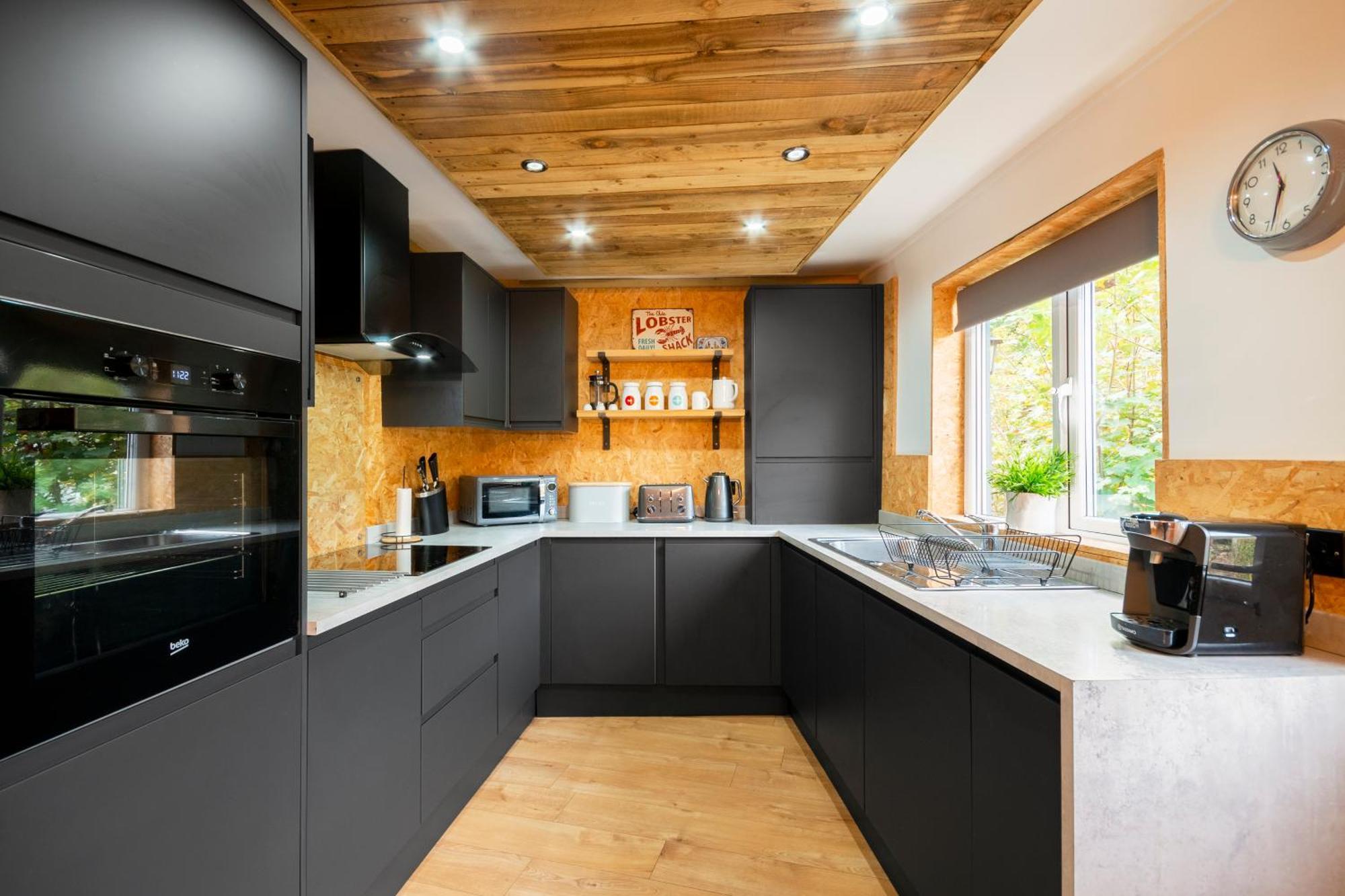 Riverside Great House In The Afan Forest Bike Park By Staystaycations Glyncorrwg Exterior photo