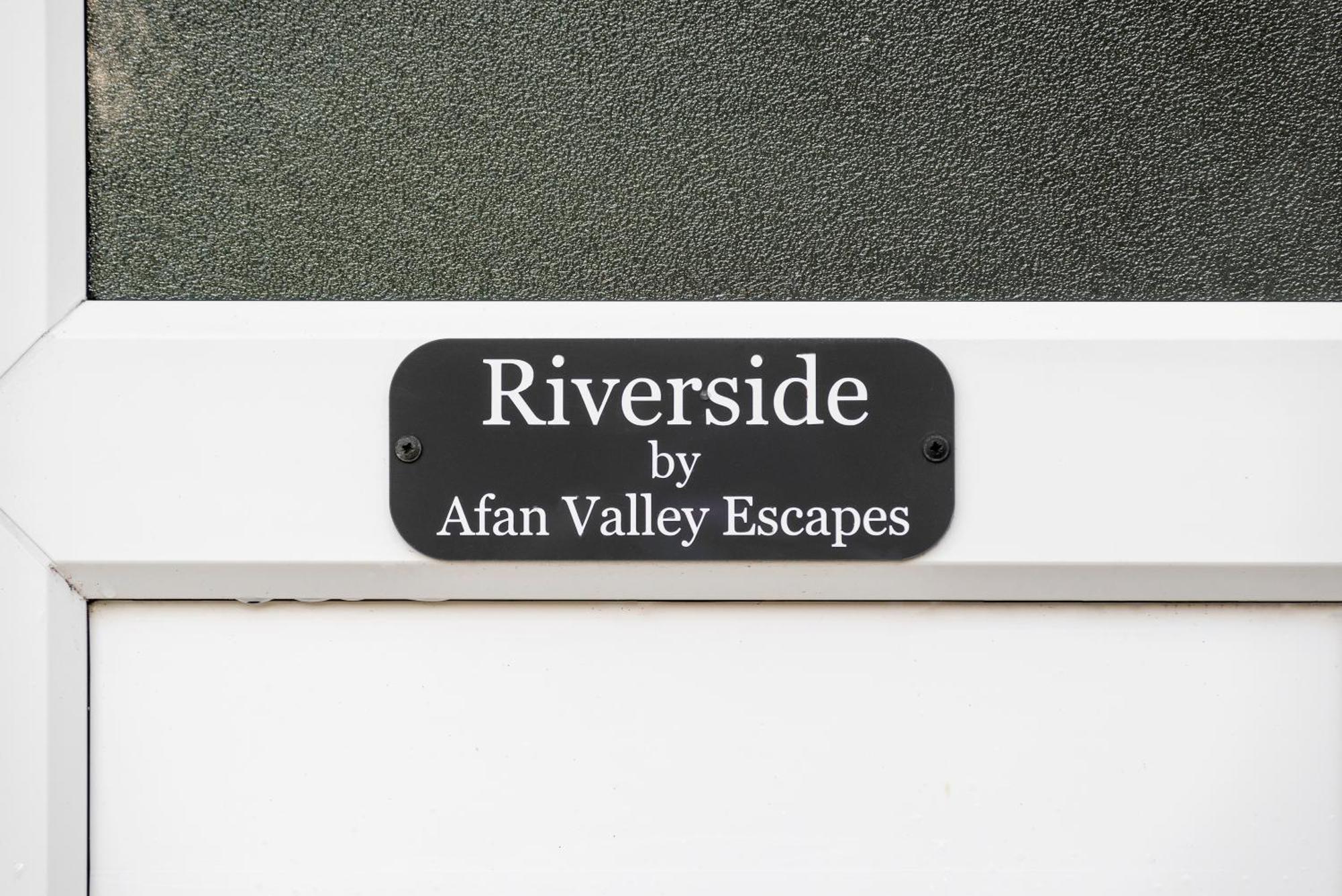 Riverside Great House In The Afan Forest Bike Park By Staystaycations Glyncorrwg Exterior photo