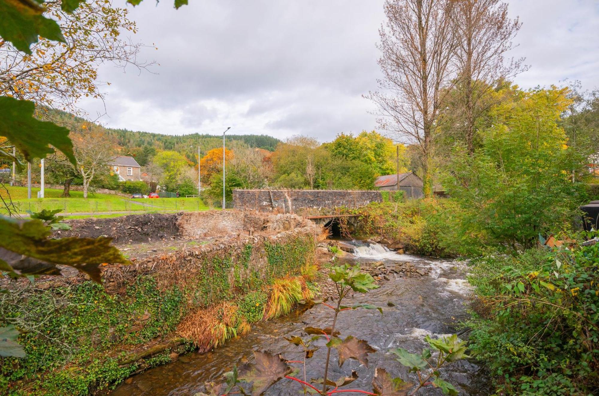 Riverside Great House In The Afan Forest Bike Park By Staystaycations Glyncorrwg Exterior photo